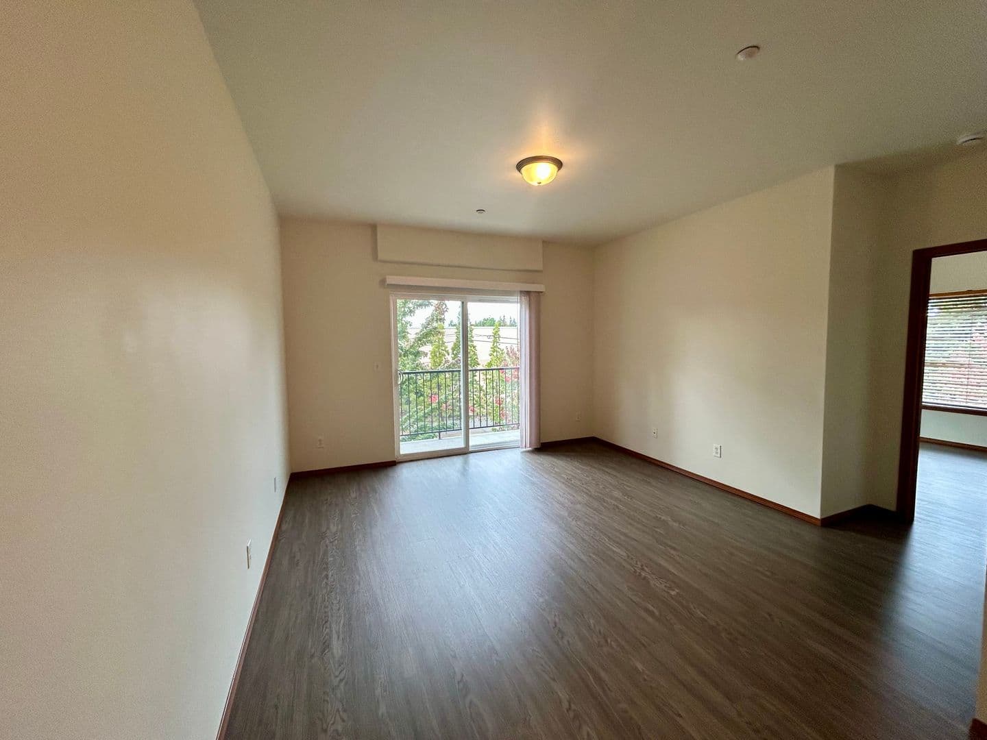 Bellingham Apartment: 3900 Deemer Rd