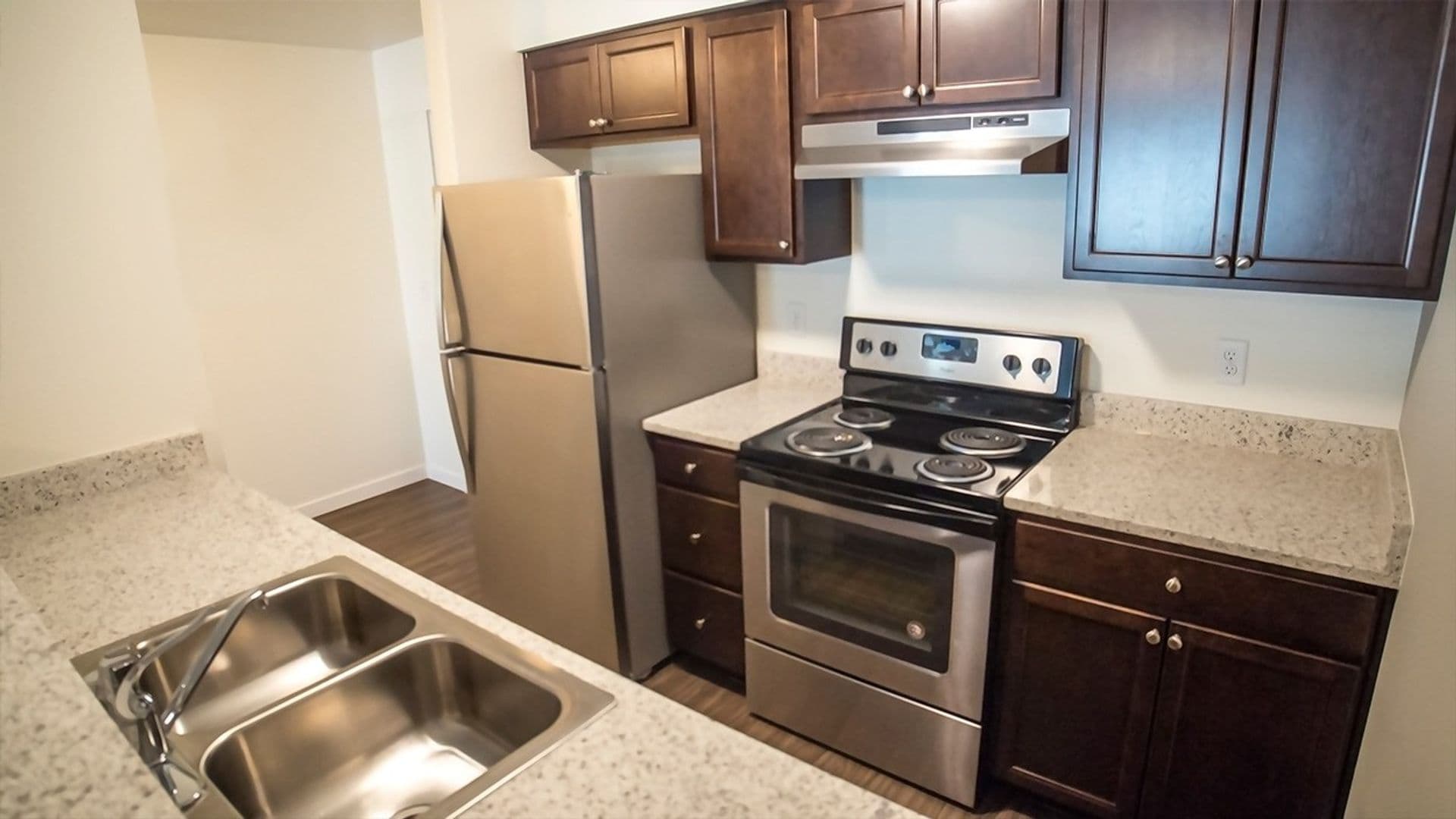 Bellingham Apartment: 1000 Astor St