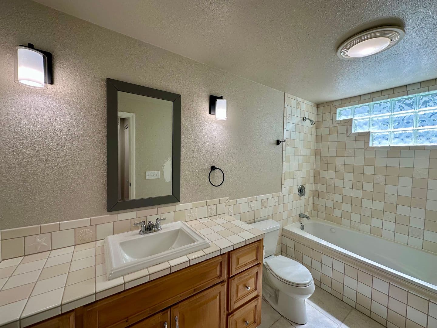 Bellingham House: 1702 34th St