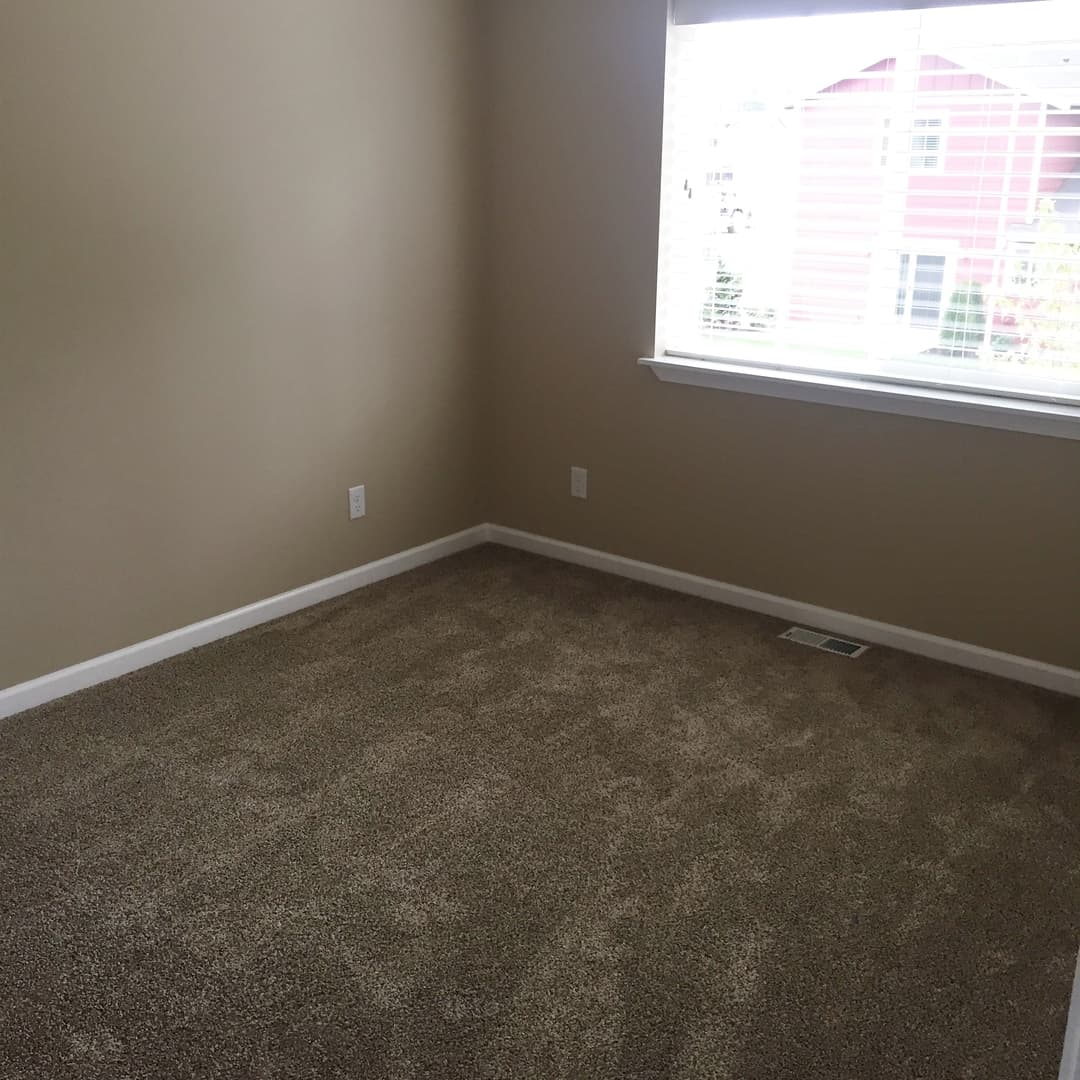 Lynden Apartment: 1939 N Prairie Ln