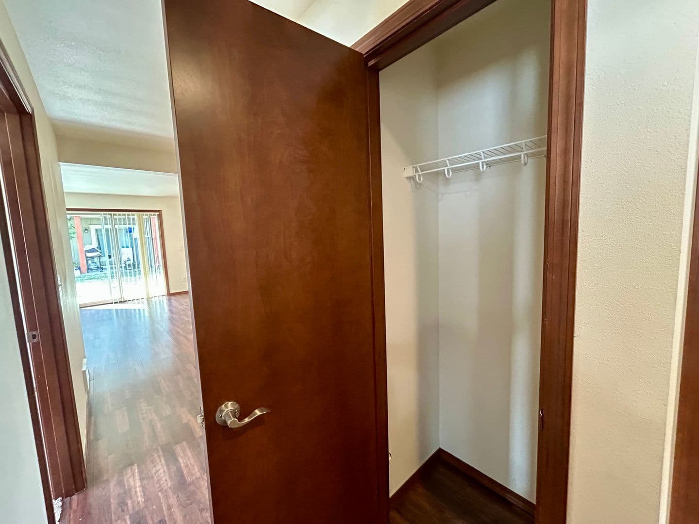 Lynden Apartment: 2232 Mercedes Pl