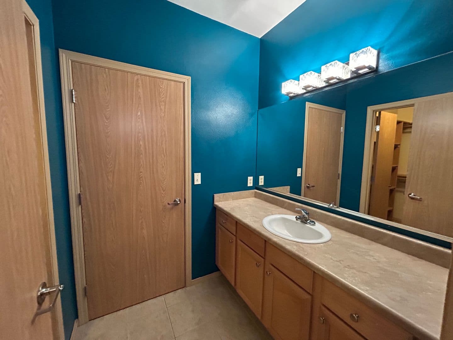 Bellingham Condo: 512 Darby Dr #211