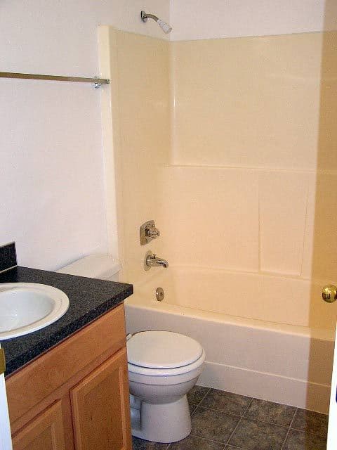 Bellingham Apartment: 1810-1812-1814 Texas St