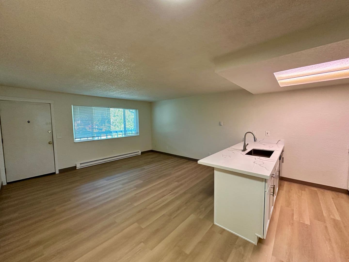 Bellingham Apartment: 2000 Alabama St