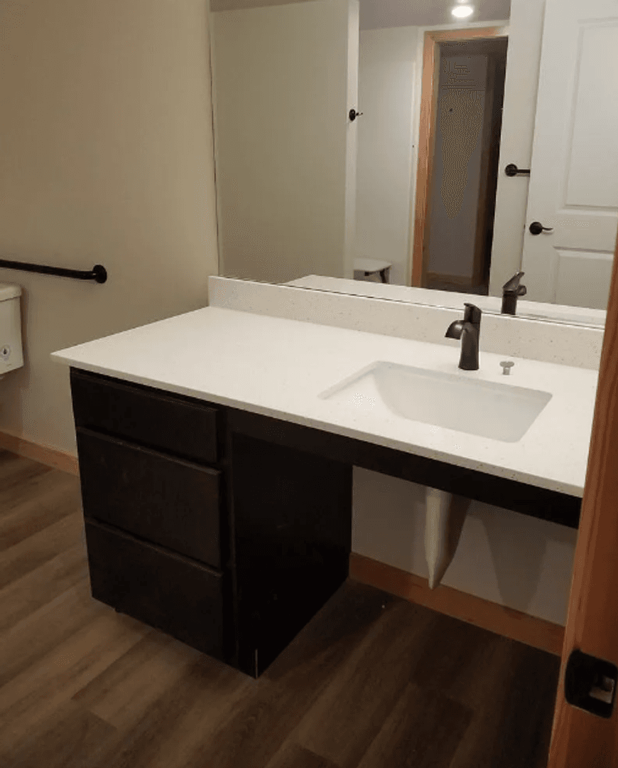 Bellingham Apartment: 1130 13th St