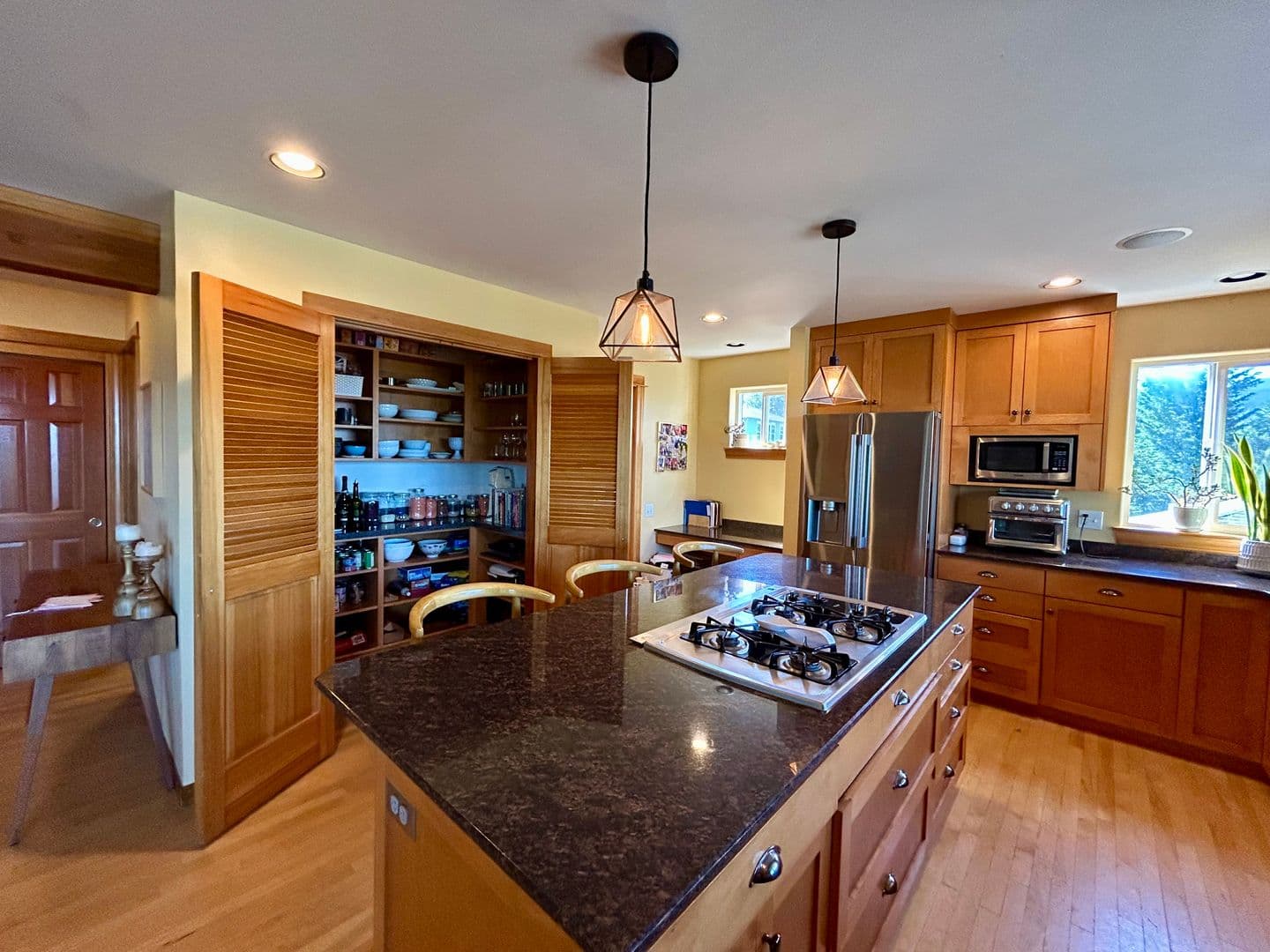 Bellingham House: 1611 S 34th St