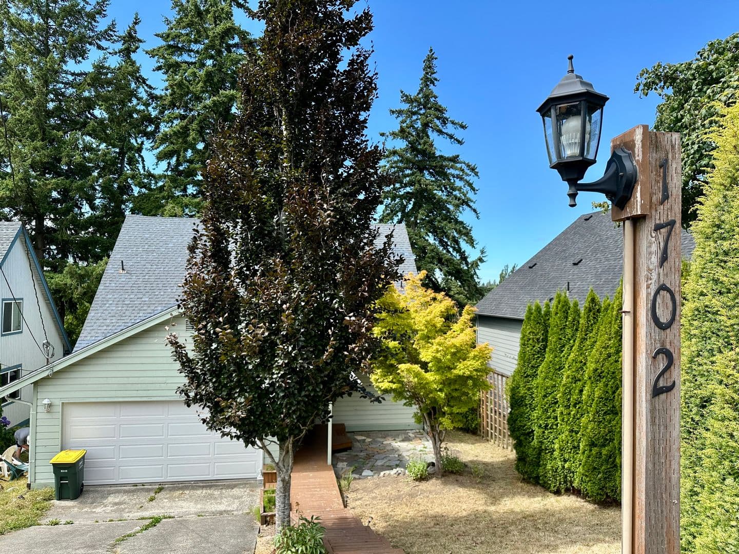 Bellingham House: 1702 34th St