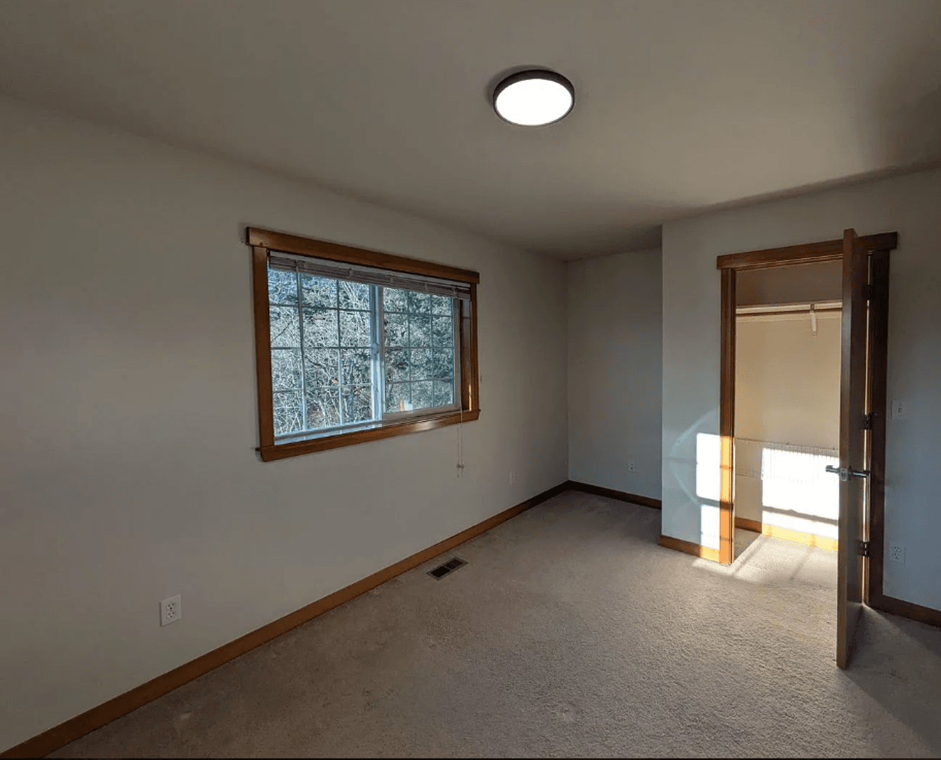 Bellingham Apartment: 4001-4057 Belltown Court