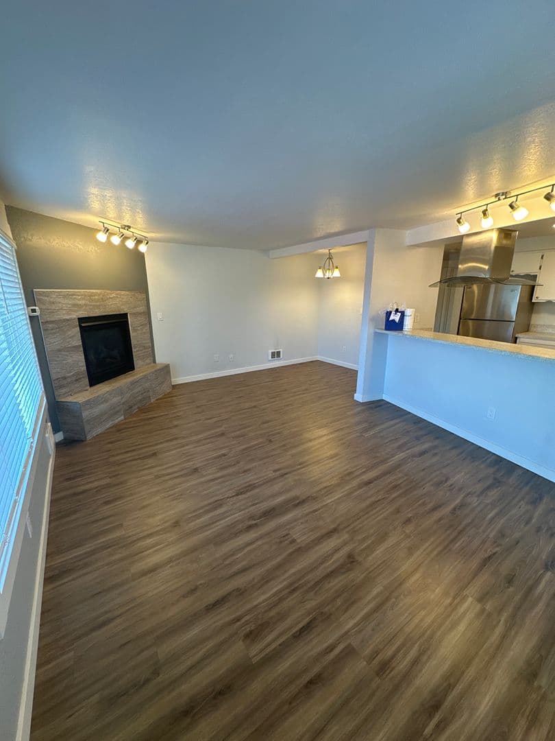 Bellingham Apartment: 2401 Elm St and 2400 Elizabeth St