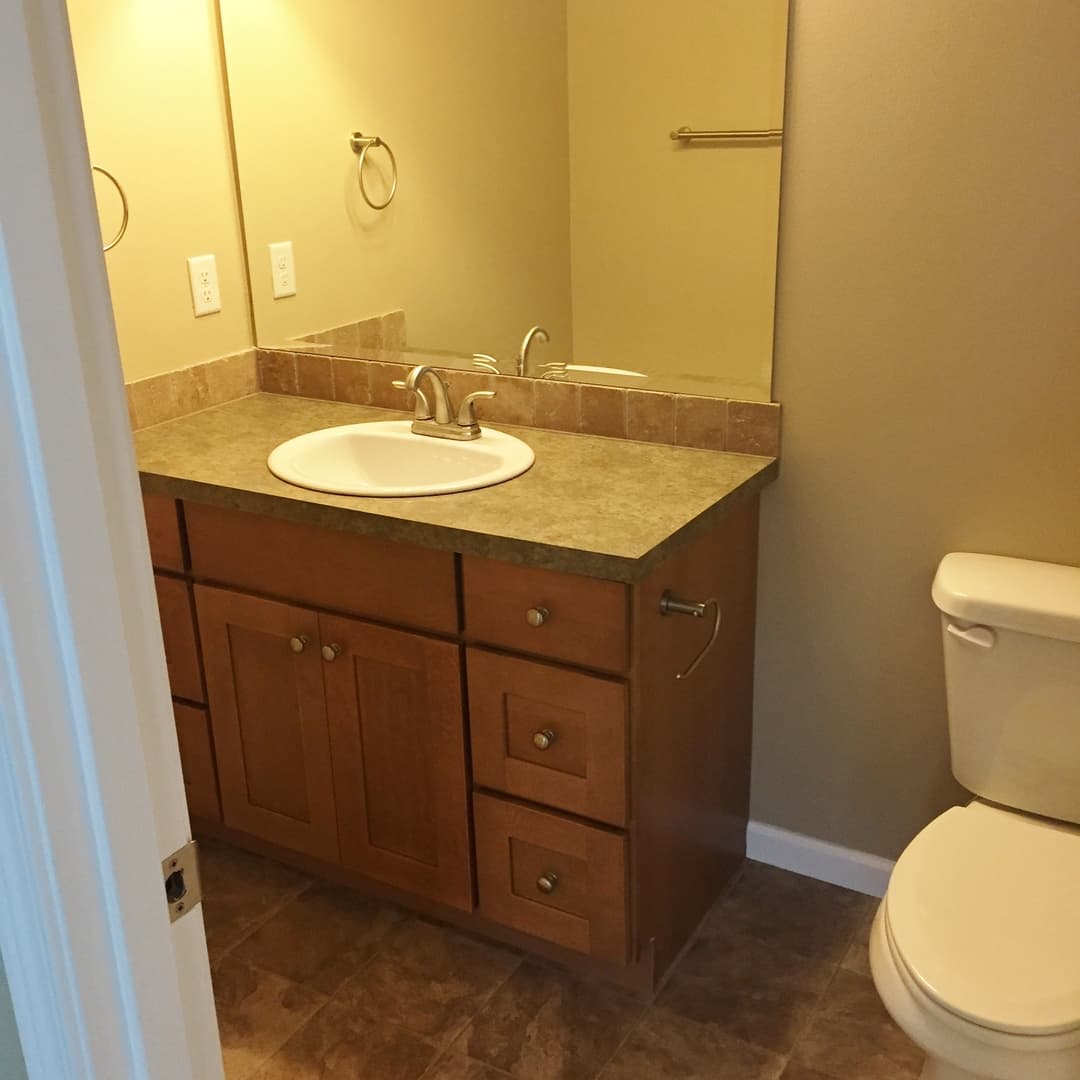 Lynden Apartment: 1939 N Prairie Ln