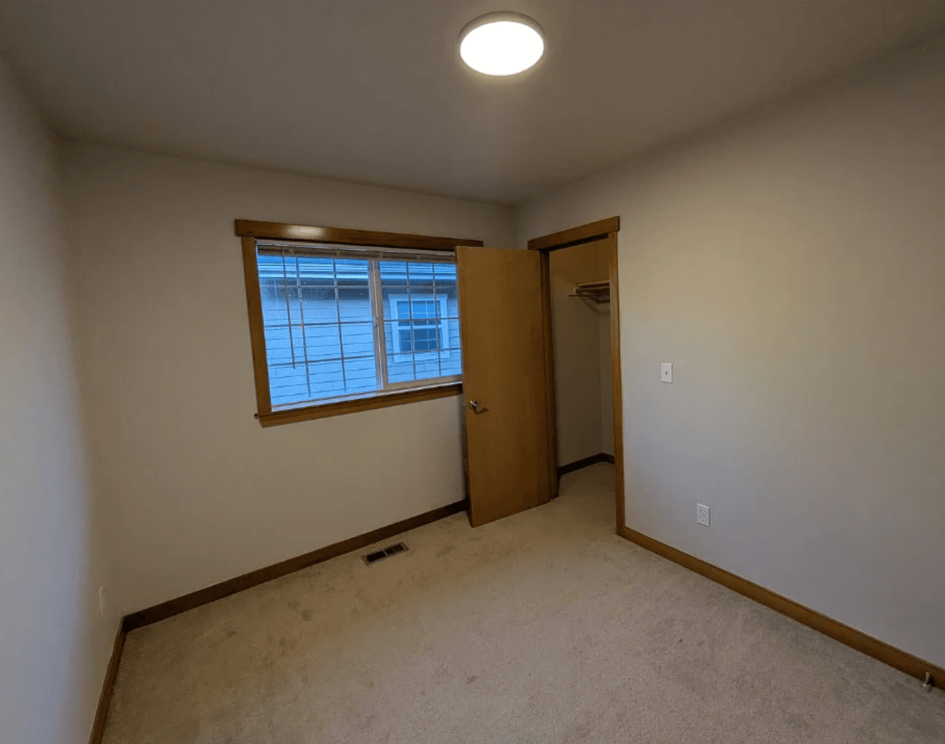 Bellingham Apartment: 4001-4057 Belltown Court