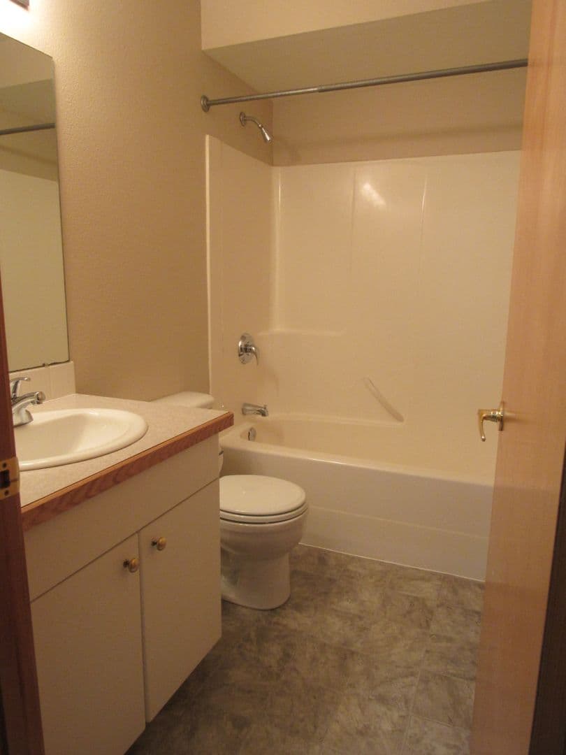 Bellingham Condo: 2715 W. Maplewood Ave #224