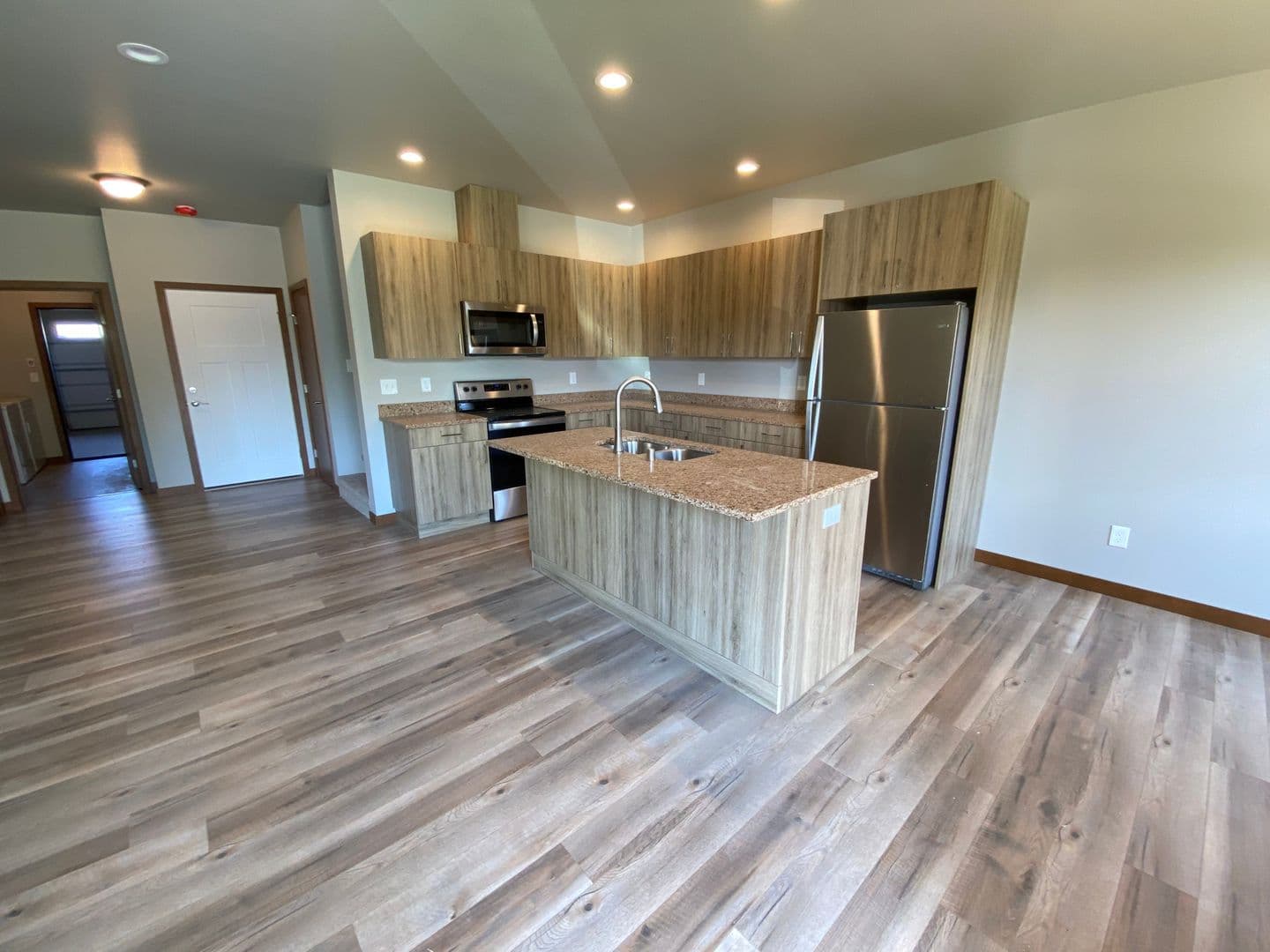Lynden Apartment: 2073 Aaron Dr