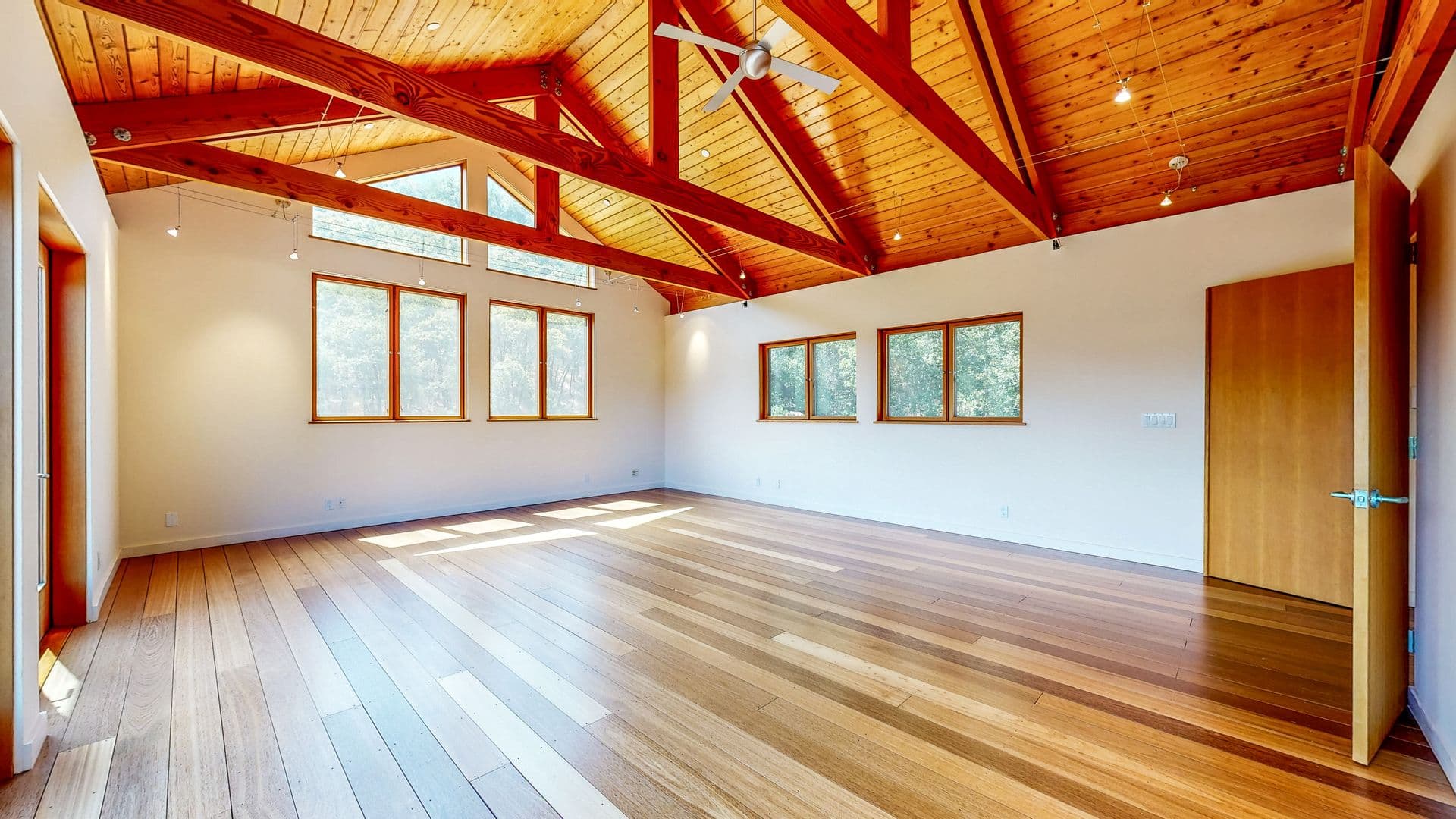 Santa Rosa House: 812 Leslie Creek Lane