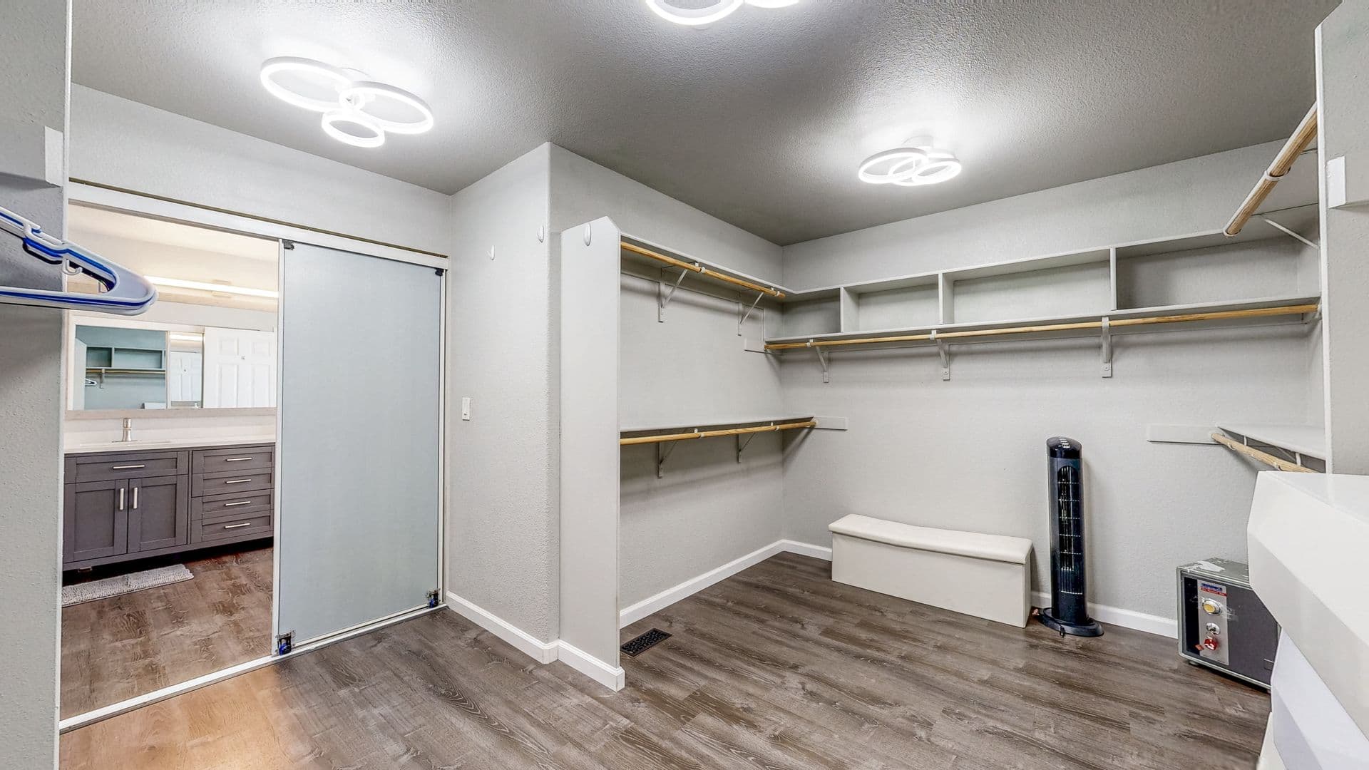 Windsor House: 8112 Luisa Way