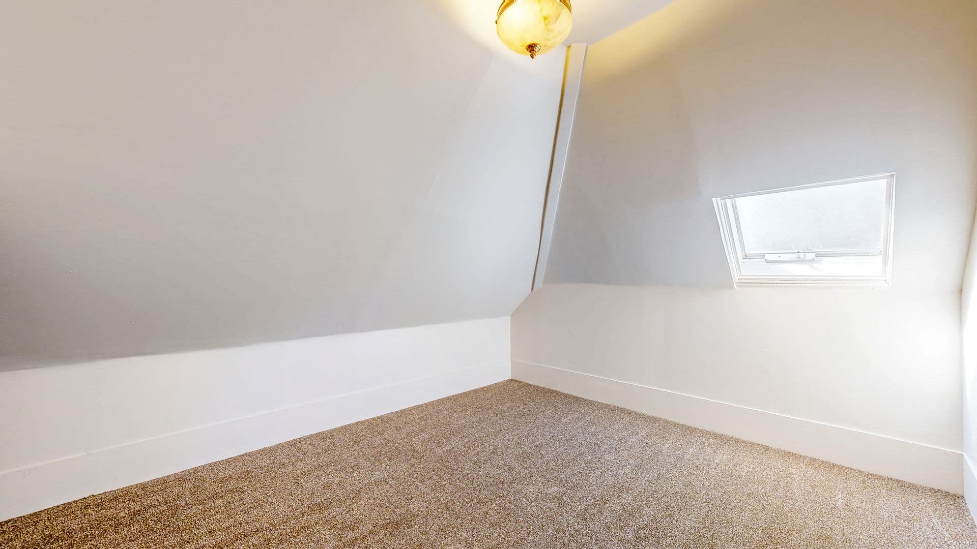 Petaluma Apartment: 407 Kentucky St.