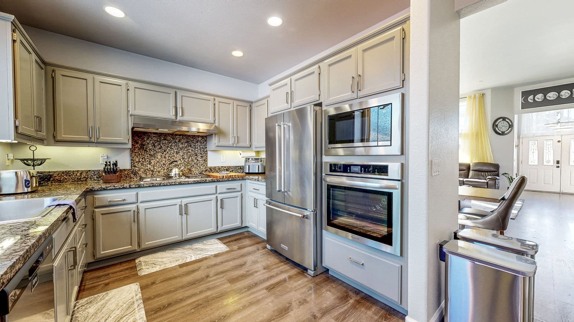 Windsor House: 8112 Luisa Way