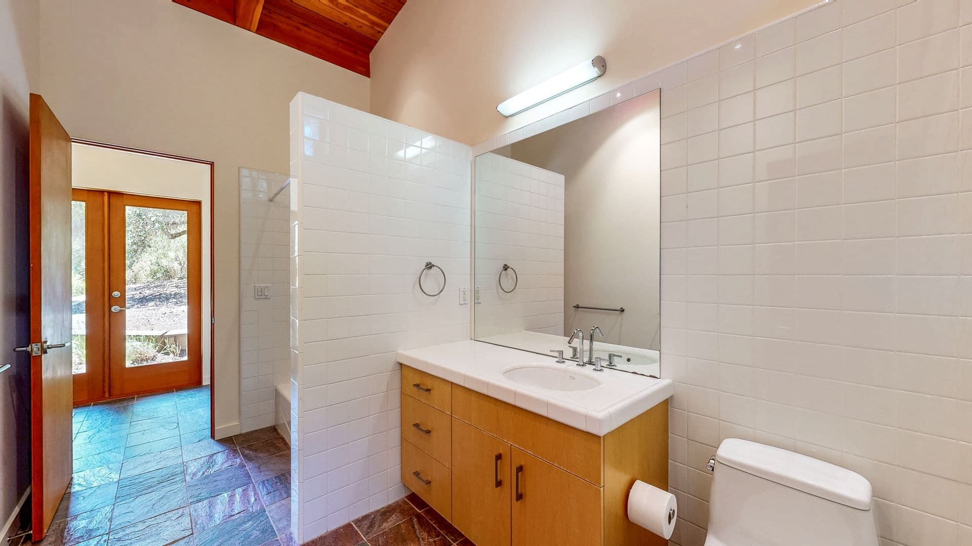 Santa Rosa House: 812 Leslie Creek Lane