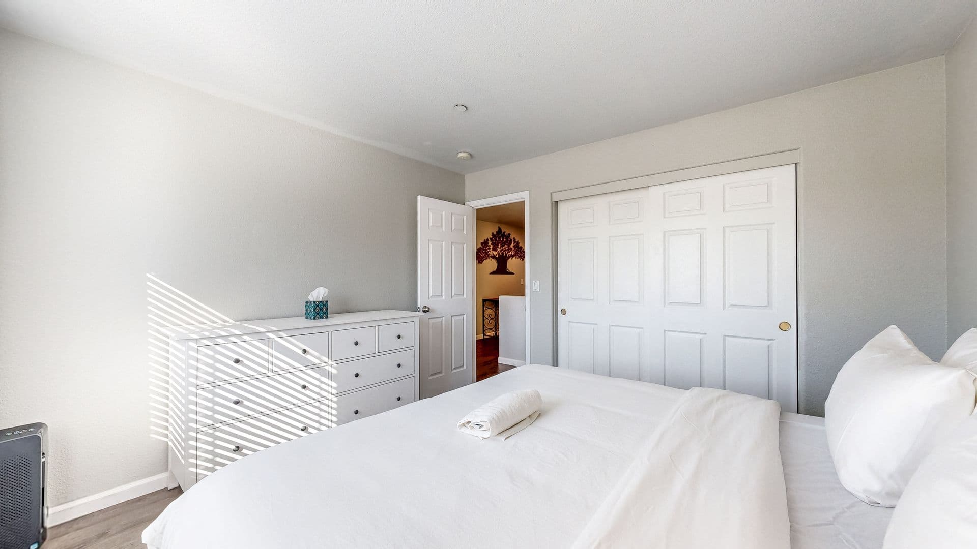 Windsor House: 8112 Luisa Way