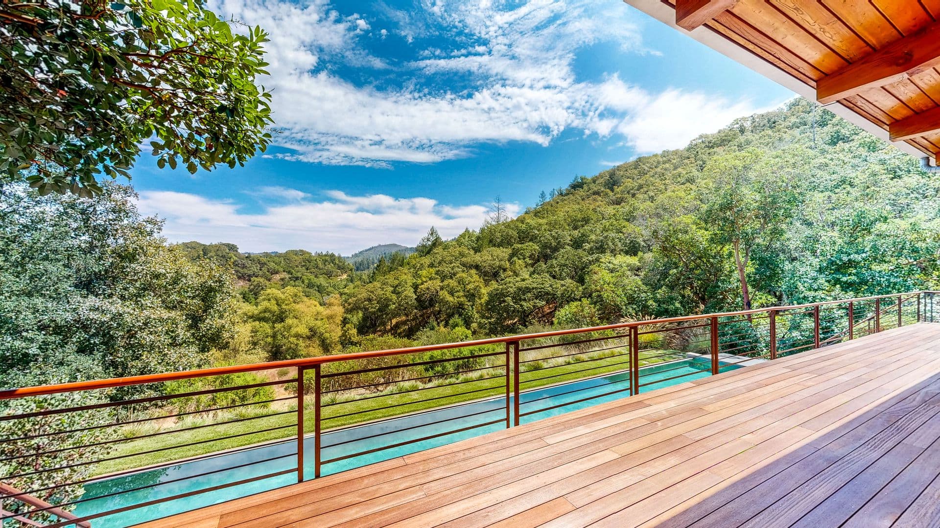 Santa Rosa House: 812 Leslie Creek Lane