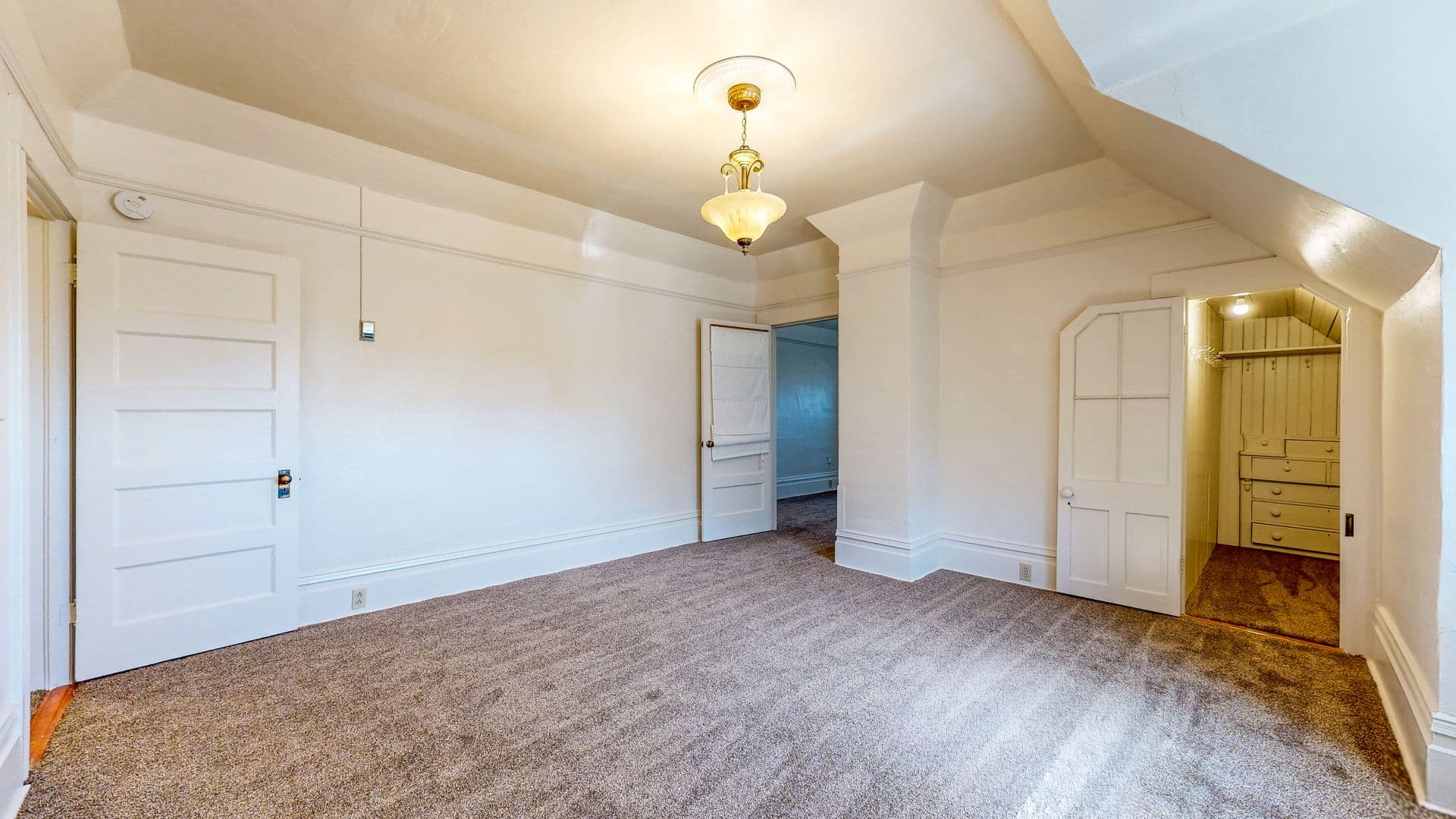 Petaluma Apartment: 407 Kentucky St.