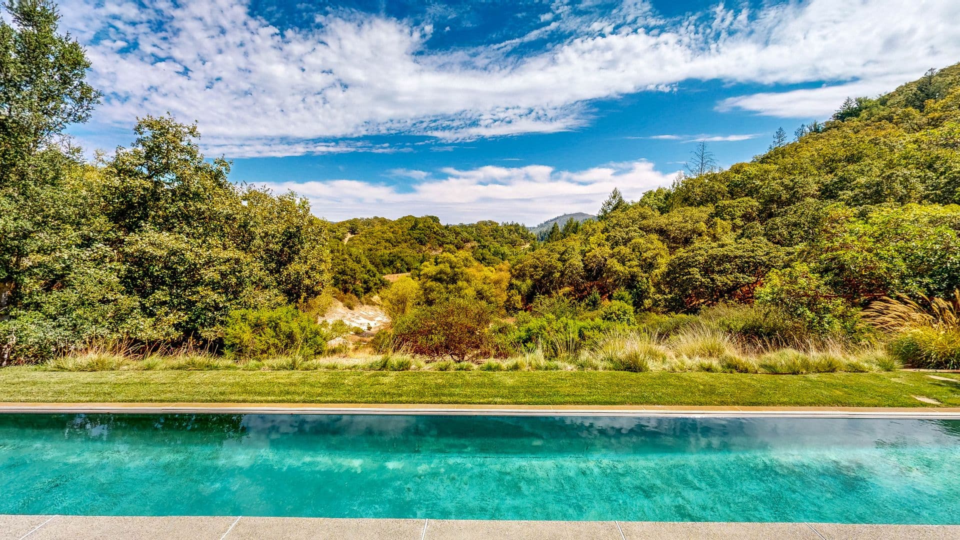 Santa Rosa House: 812 Leslie Creek Lane