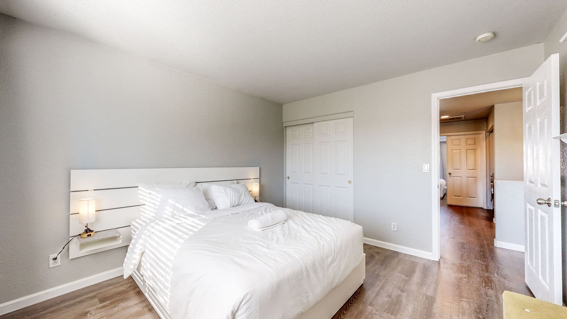 Windsor House: 8112 Luisa Way