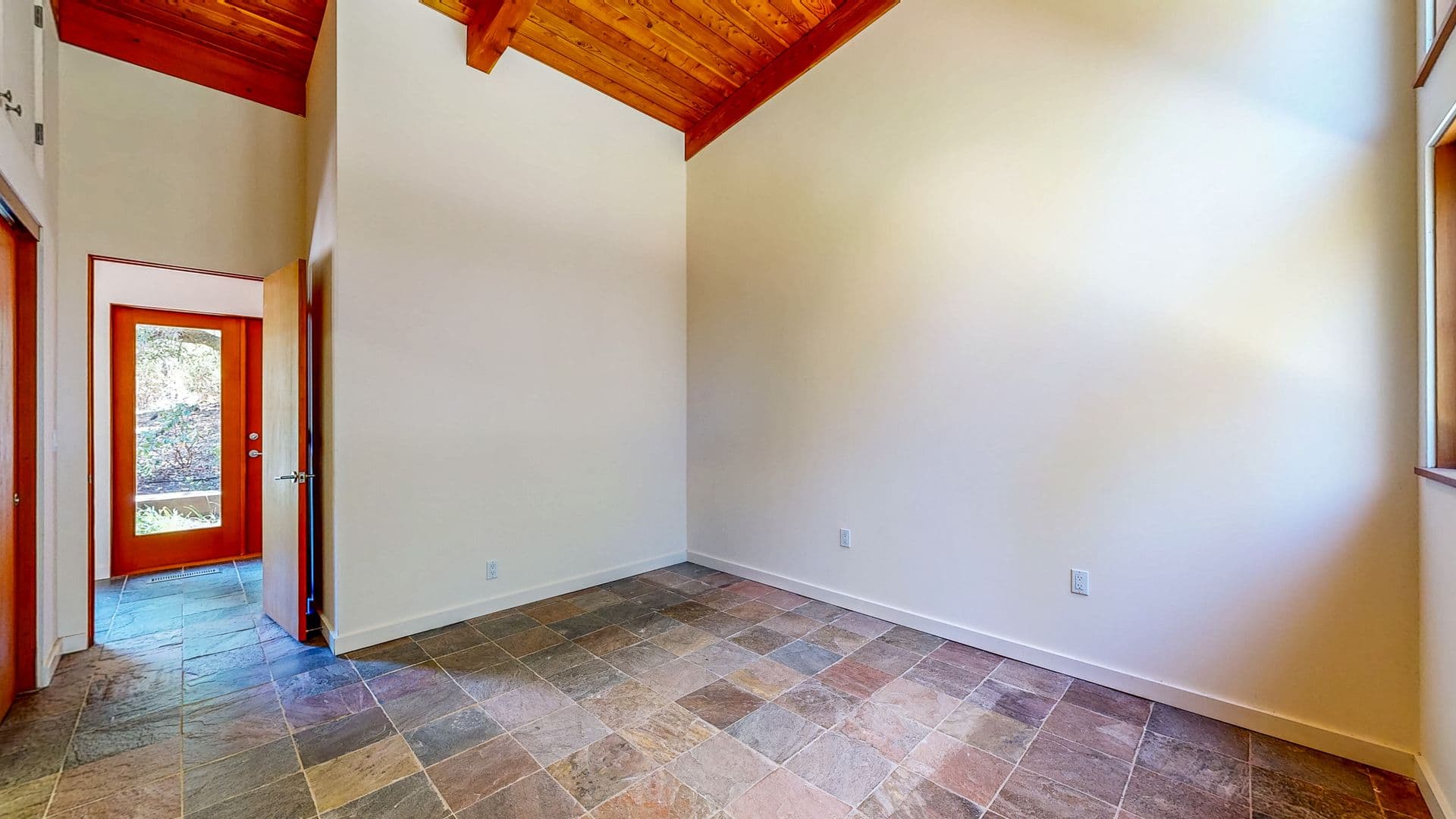 Santa Rosa House: 812 Leslie Creek Lane