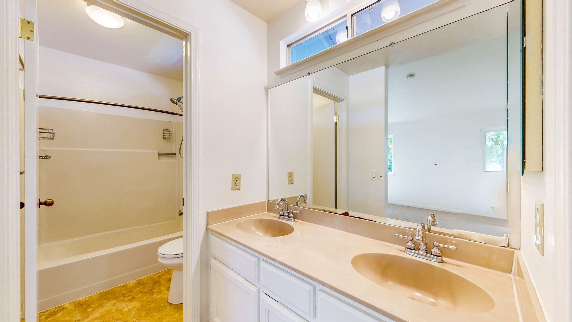 Santa Rosa House: 2266 Coventry court