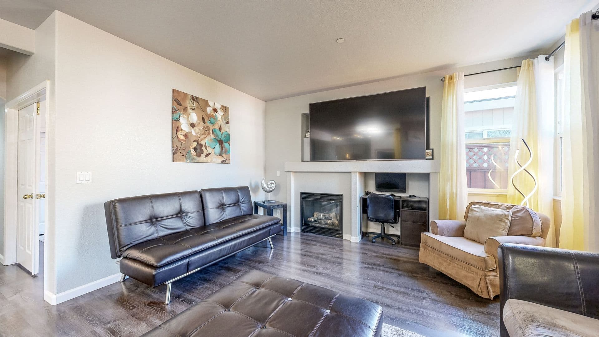 Windsor House: 8112 Luisa Way
