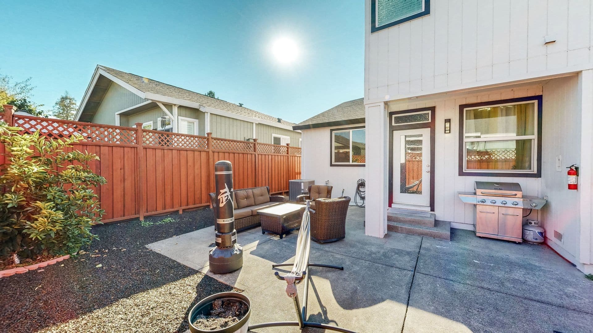 Windsor House: 8112 Luisa Way