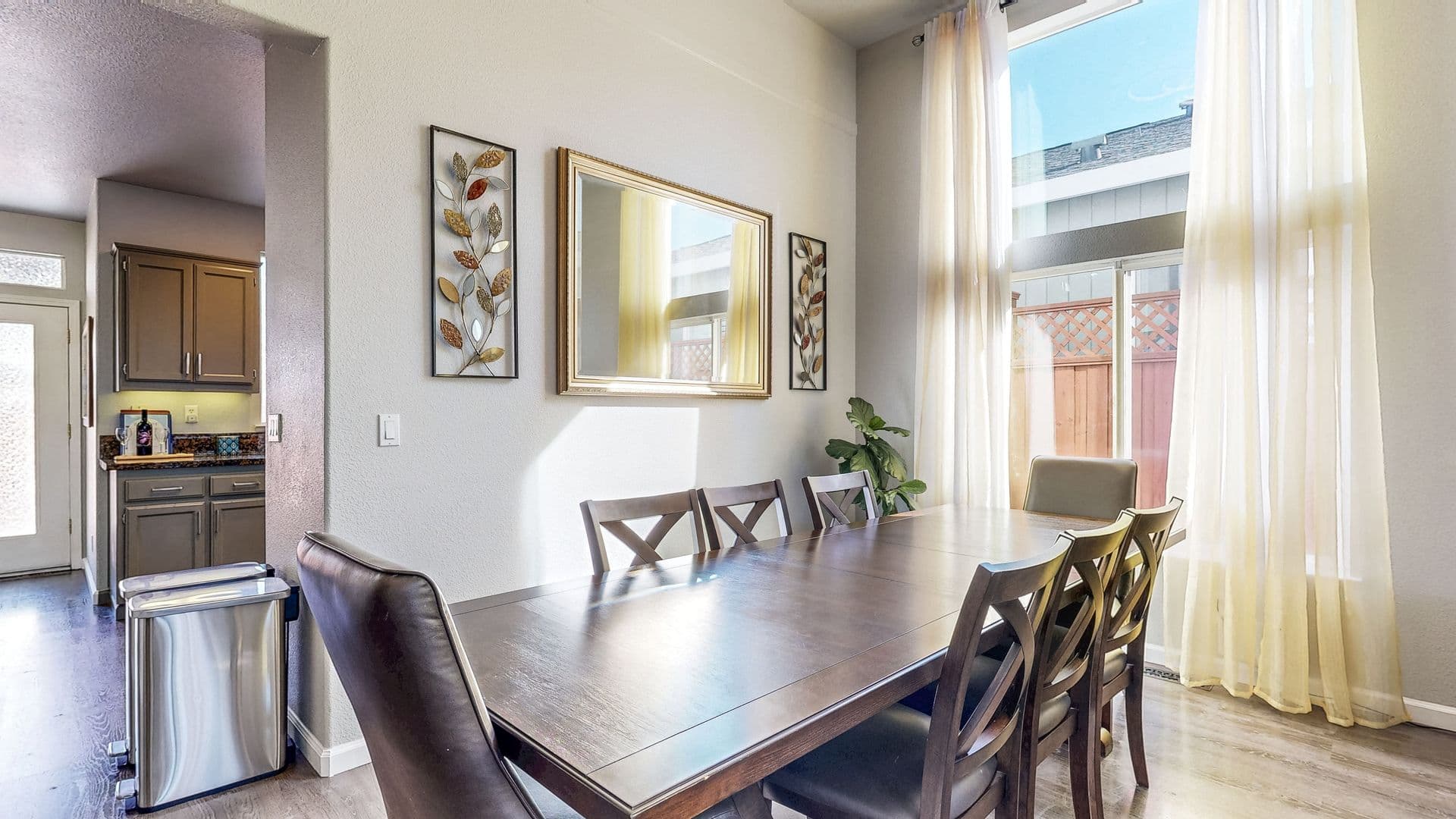 Windsor House: 8112 Luisa Way