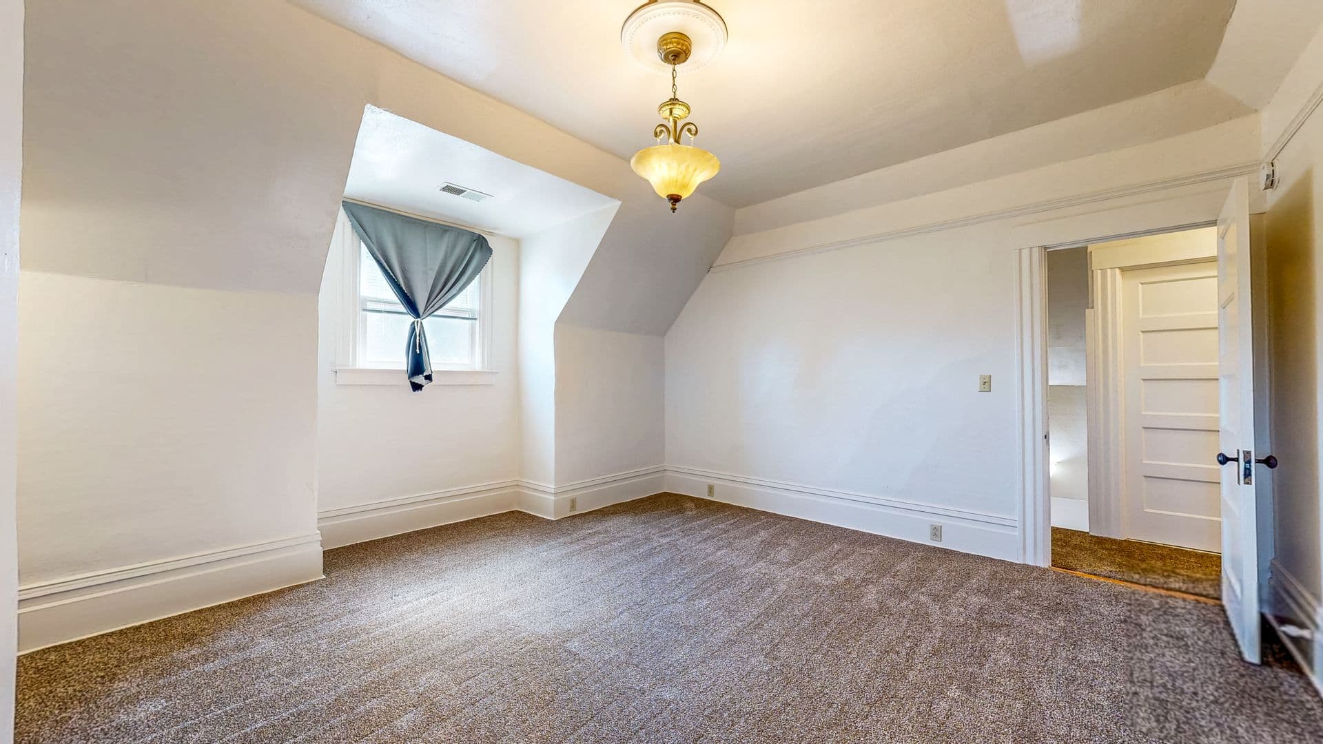 Petaluma Apartment: 407 Kentucky St.