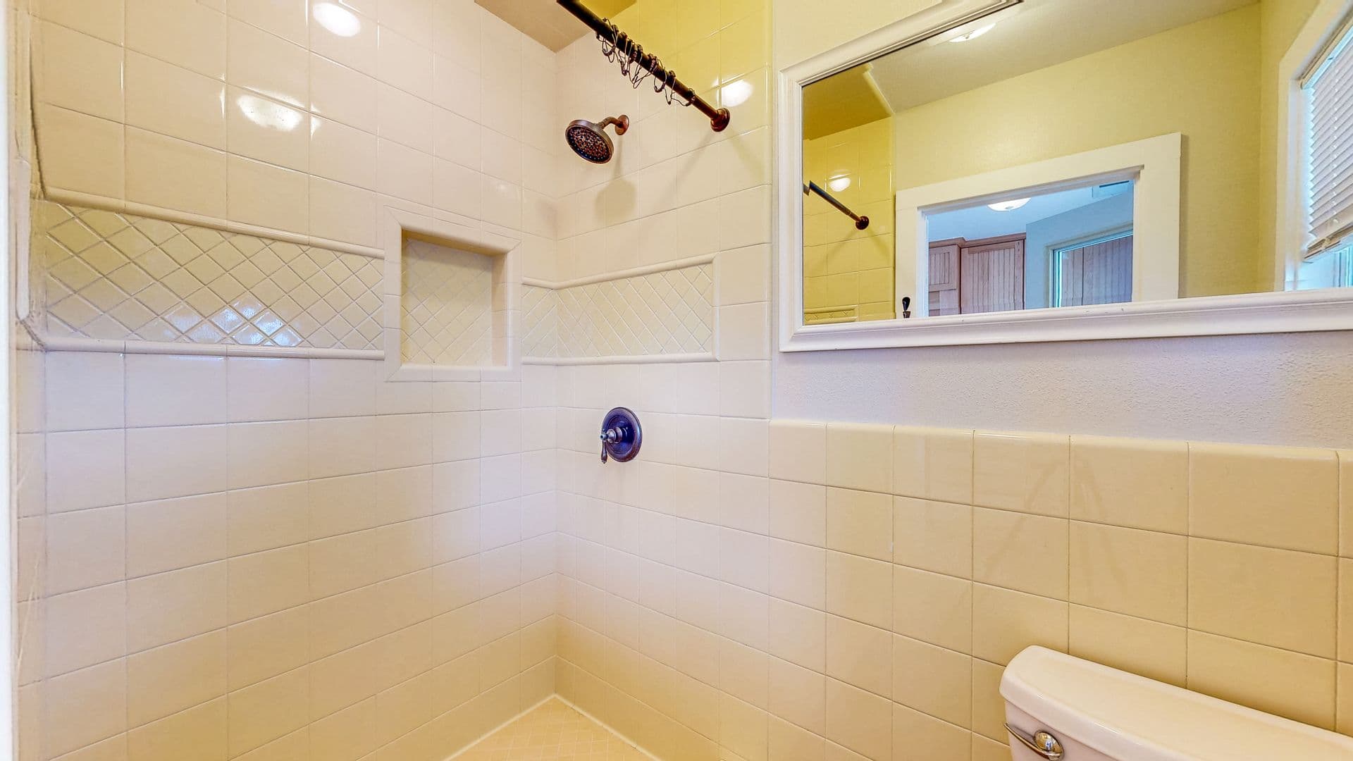 St Helena Apartment: 871 Dowdell Ln,