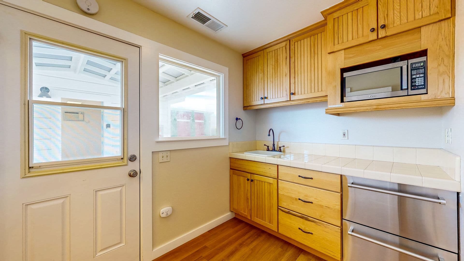 St Helena Apartment: 871 Dowdell Ln,