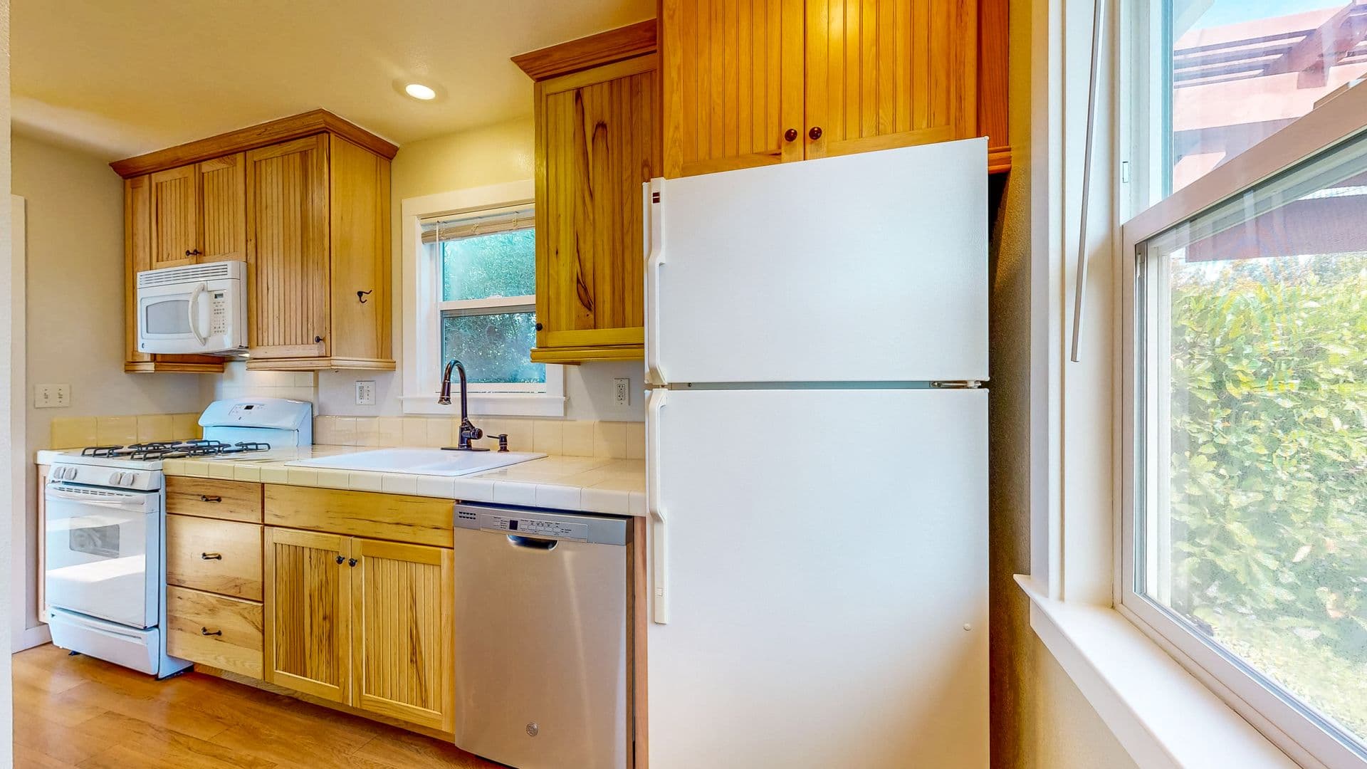 St Helena Apartment: 871 Dowdell Ln,
