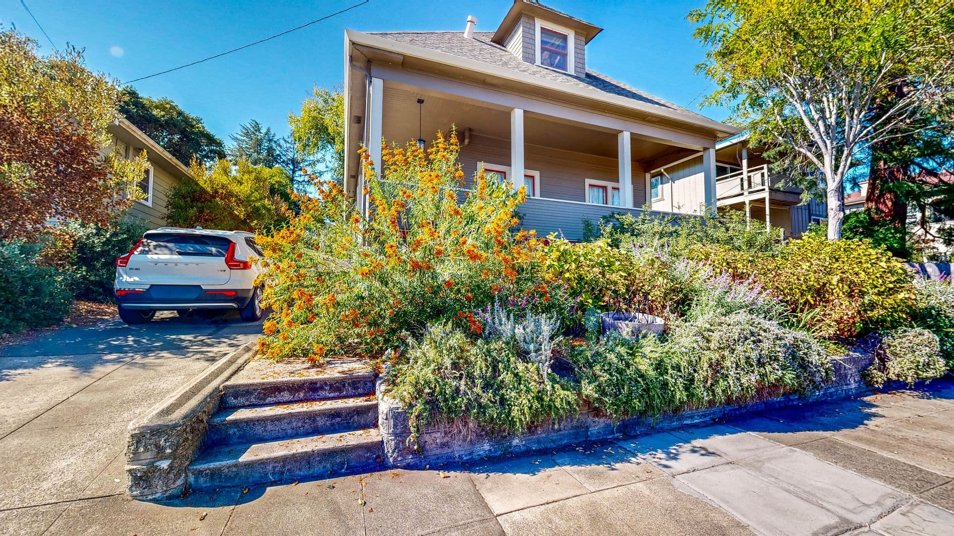Petaluma Apartment: 407 Kentucky St.