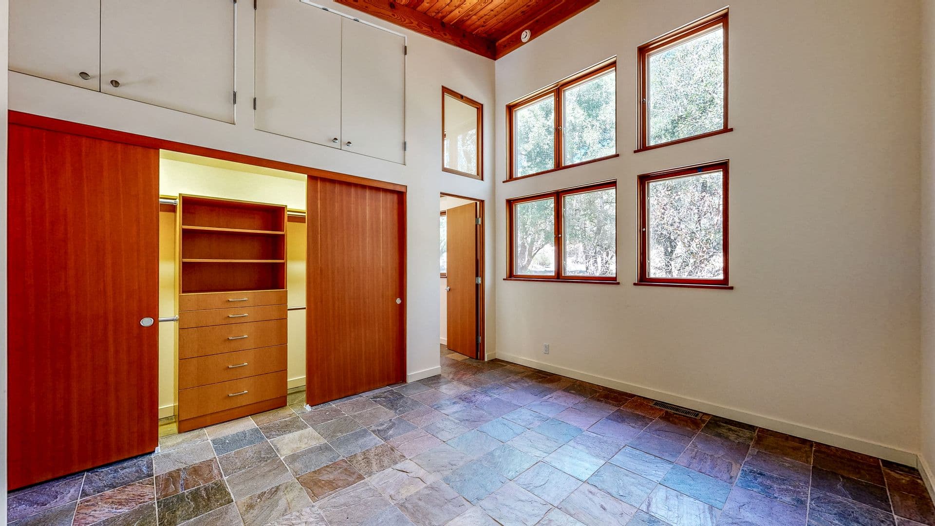 Santa Rosa House: 812 Leslie Creek Lane