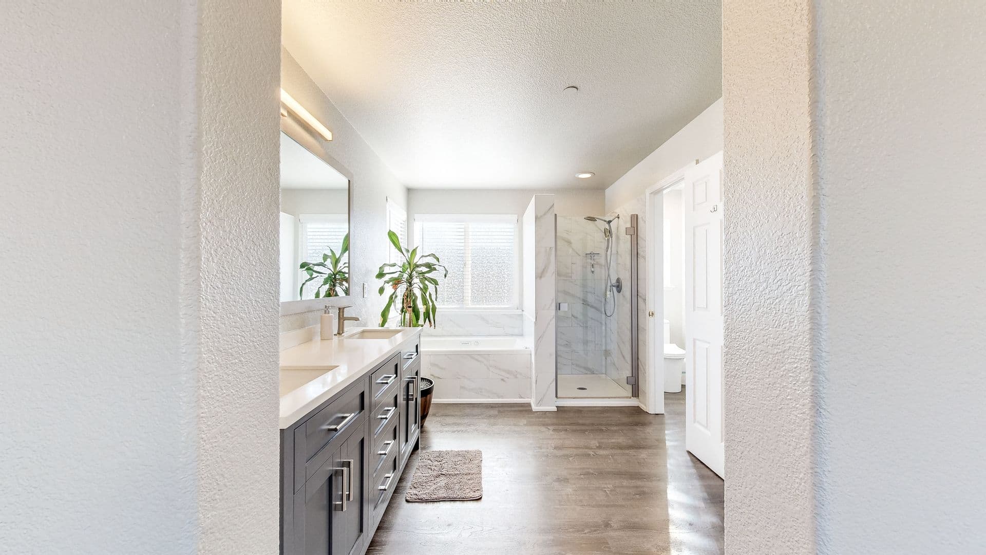 Windsor House: 8112 Luisa Way