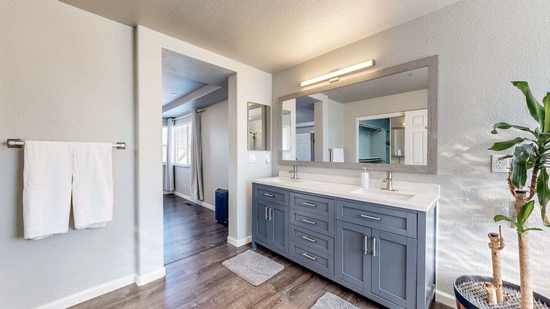 Windsor House: 8112 Luisa Way