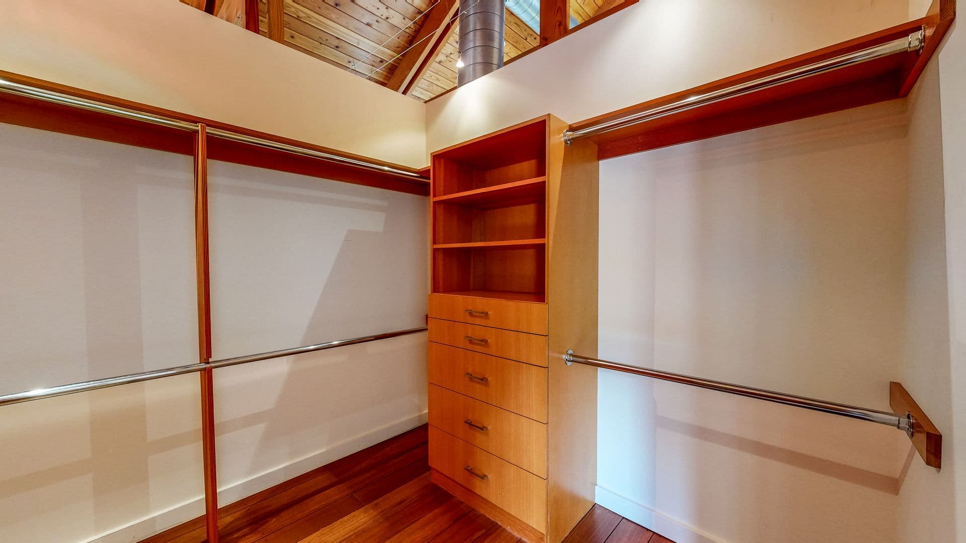 Santa Rosa House: 812 Leslie Creek Lane