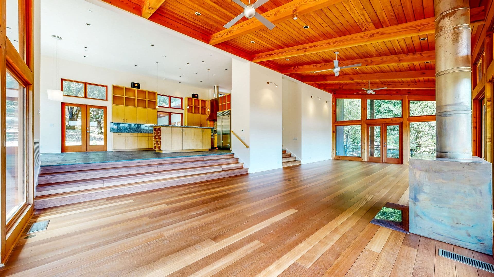 Santa Rosa House: 812 Leslie Creek Lane