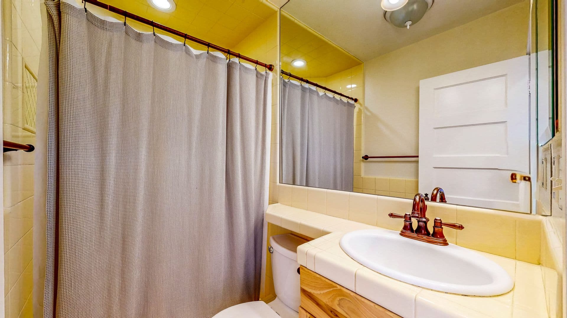 St Helena Apartment: 871 Dowdell Ln,