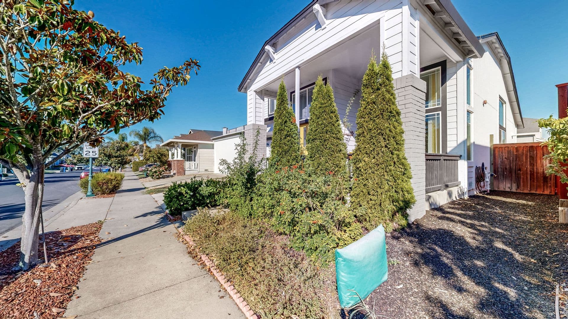 Windsor House: 8112 Luisa Way