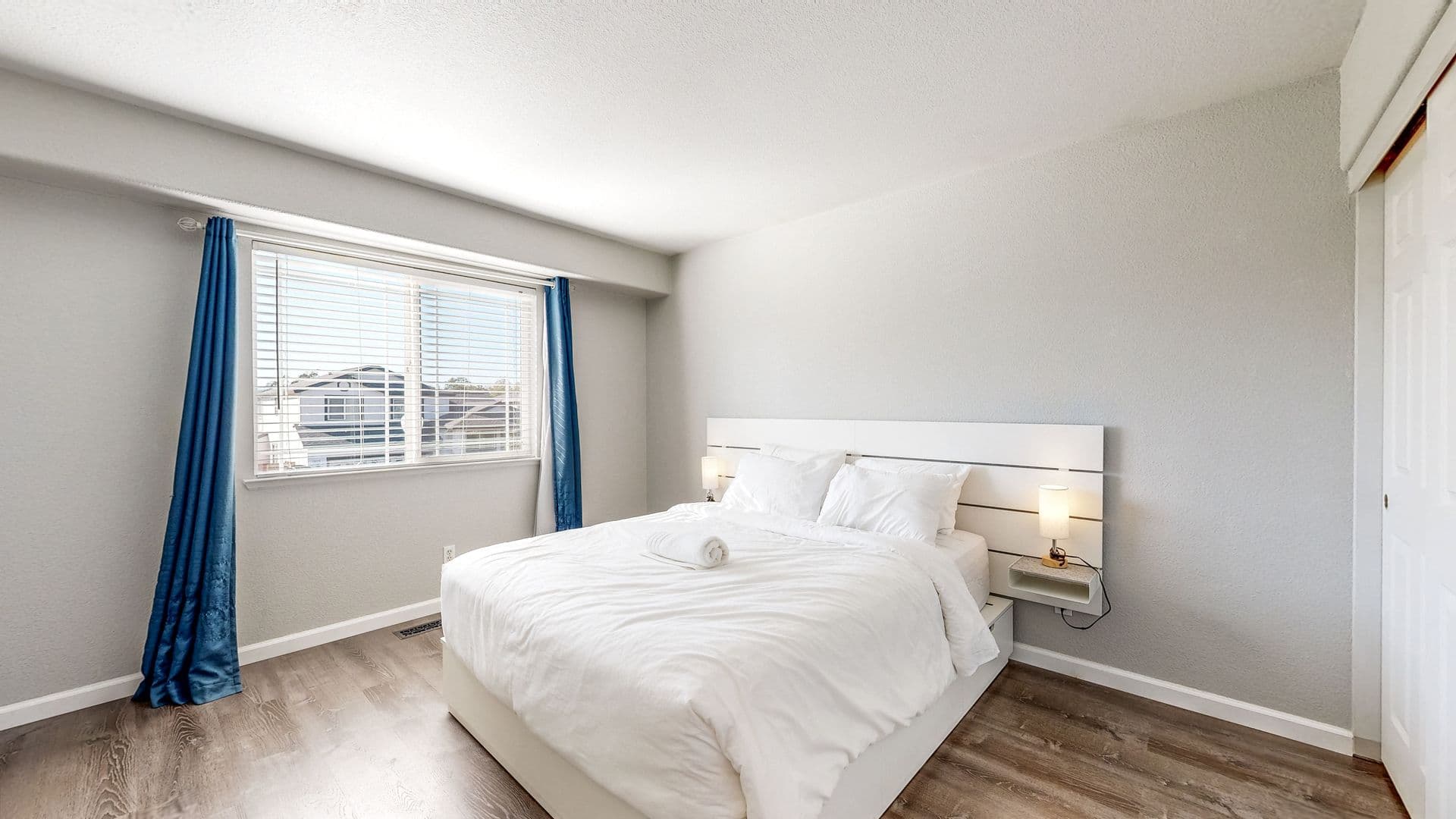 Windsor House: 8112 Luisa Way