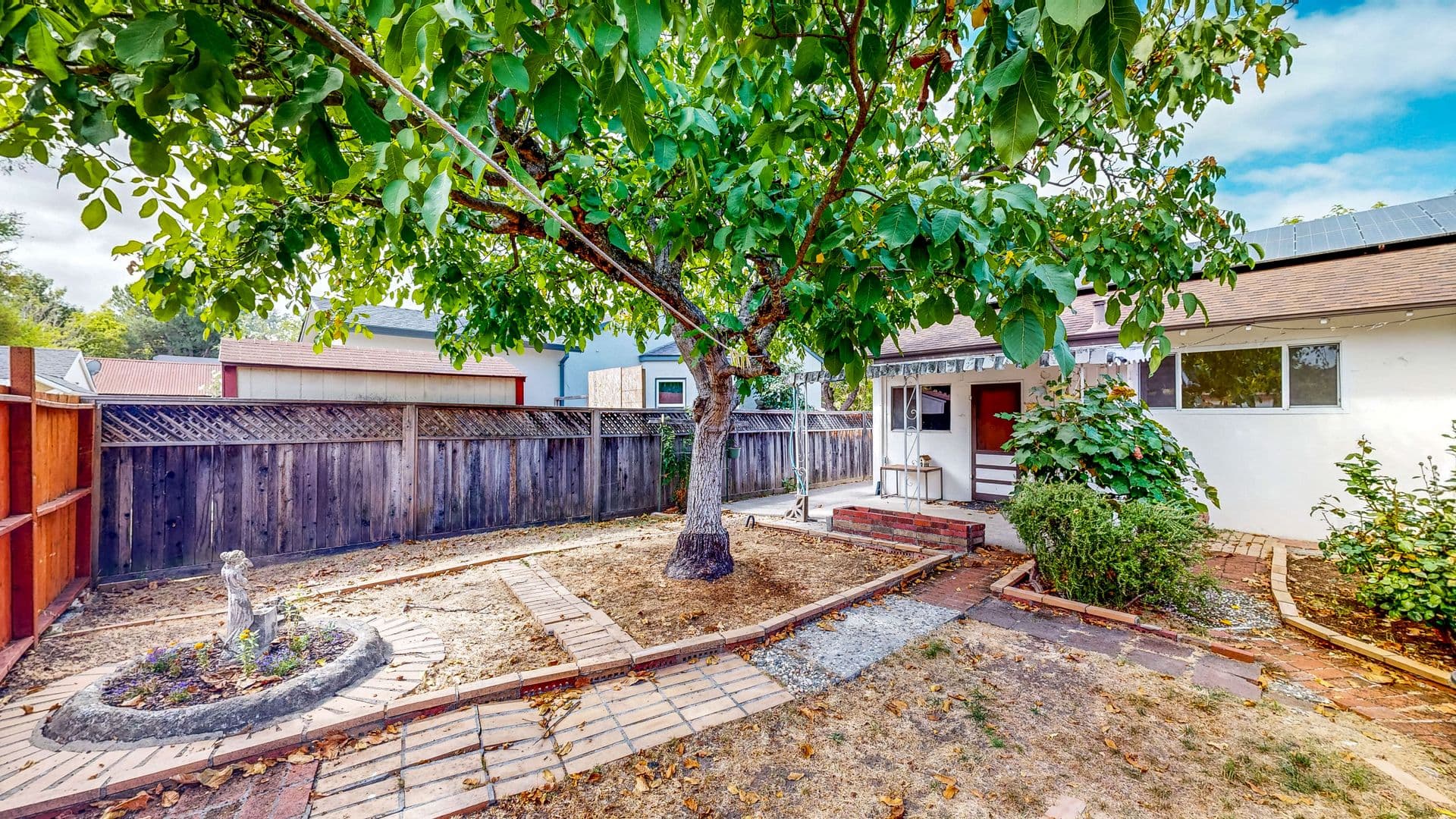 Calistoga House: 1426 3rd St,