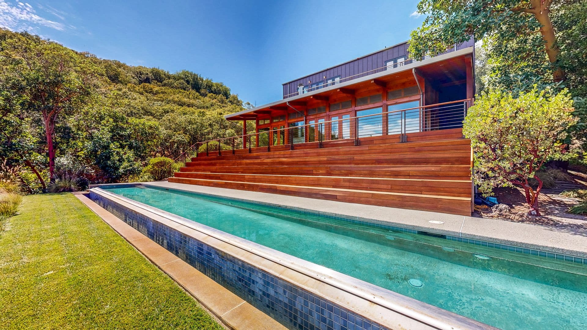 Santa Rosa House: 812 Leslie Creek Lane