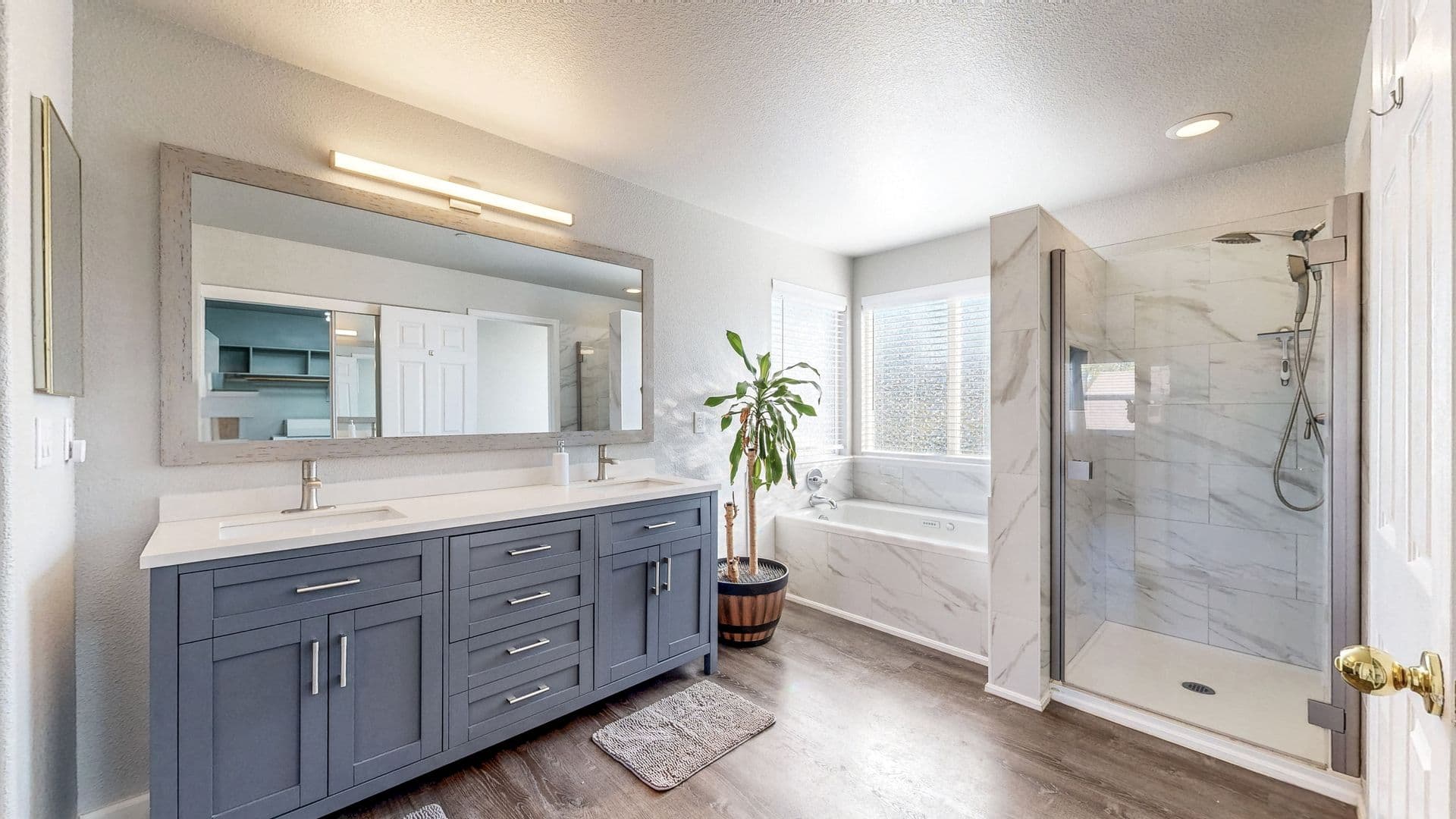 Windsor House: 8112 Luisa Way