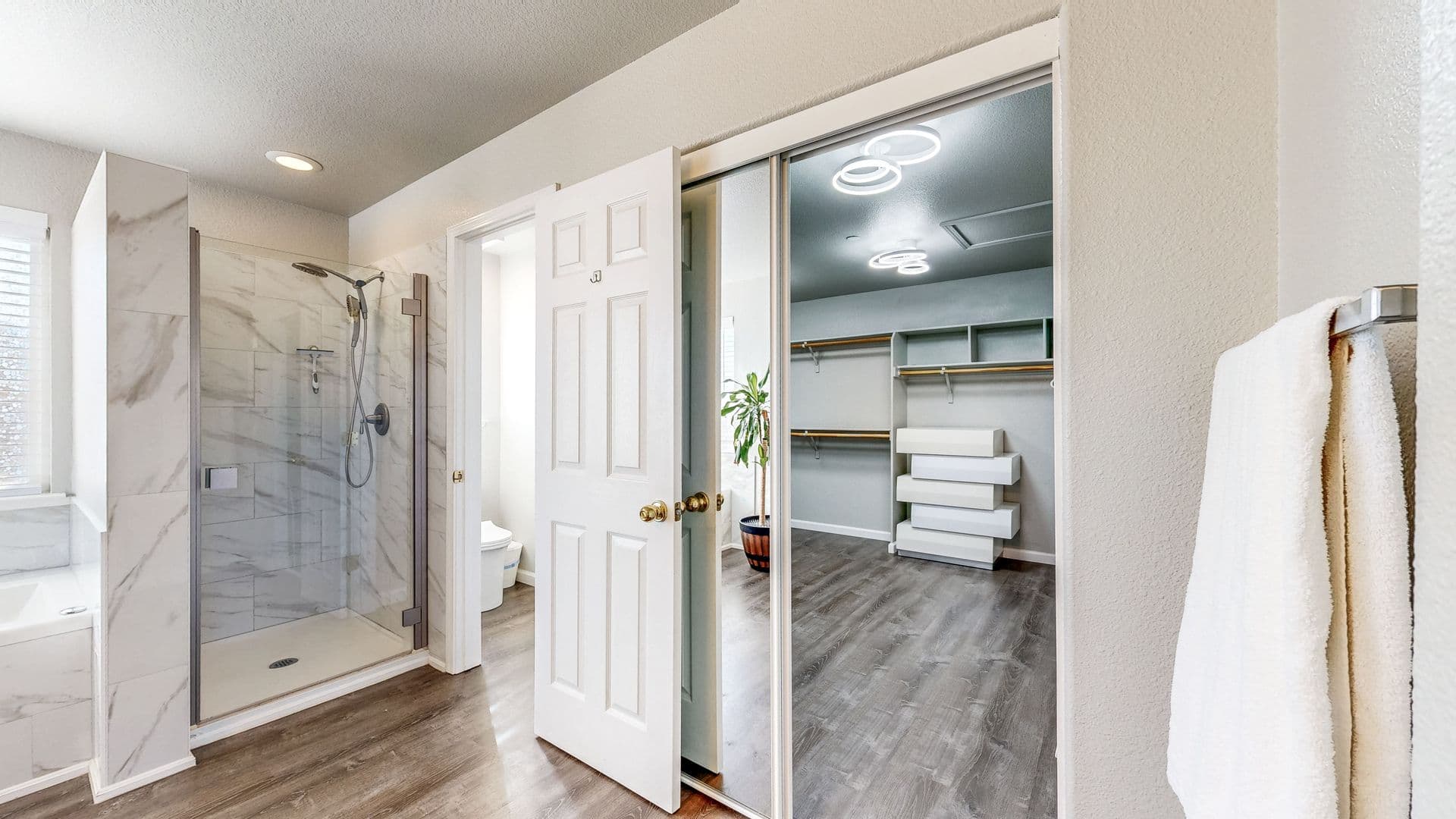 Windsor House: 8112 Luisa Way