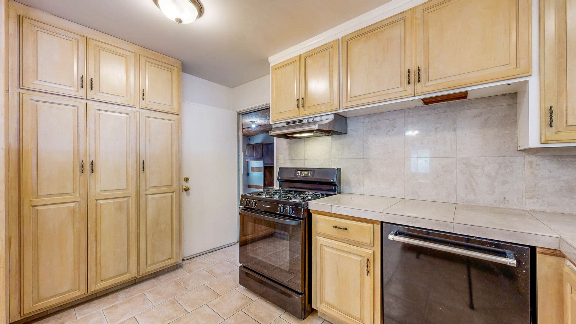 Calistoga House: 1426 3rd St,